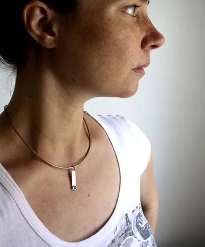 Ayatai, dije rectangular en plata y piedra de nacimiento (granate, amatista, aguamarina, piedra de luna, ónix, alejandrita, rubí, peridoto, zafiro, ópalo, citrino, turquesa)