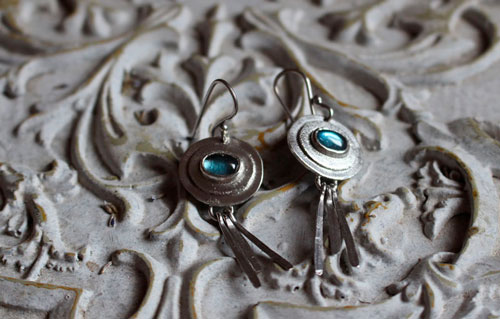 Azul cielo, aretes celestes en plata y aguamarina