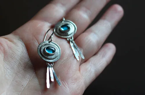 Azul cielo, aretes celestes en plata y aguamarina