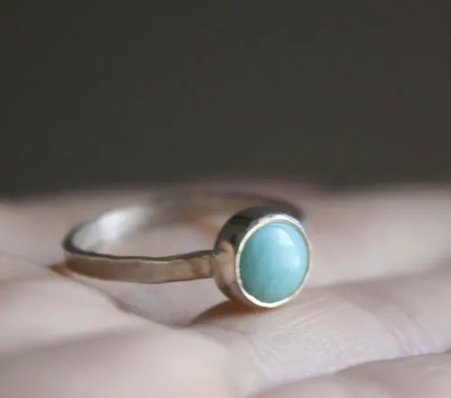 Azurine, anillo azul celeste en plata y amazonita