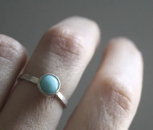 Azurine, anillo azul celeste en plata y amazonita