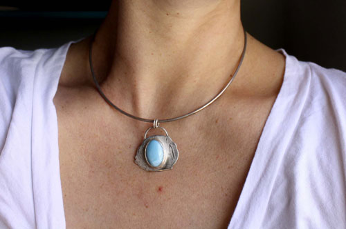 Ballet acuático, dije delfín y ballena en plata y larimar