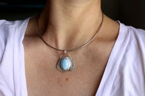 Ballet acuático, dije delfín y ballena en plata y larimar