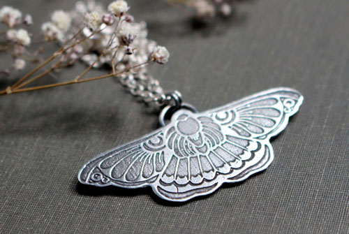 Ballet de noche, collar mariposa nocturna en plata