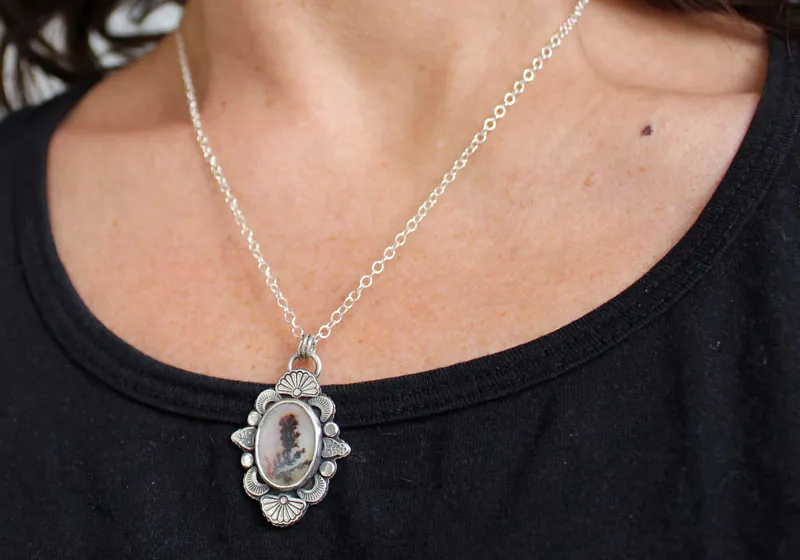 Be still my soul, collar flor de plata y ágata dendrítica