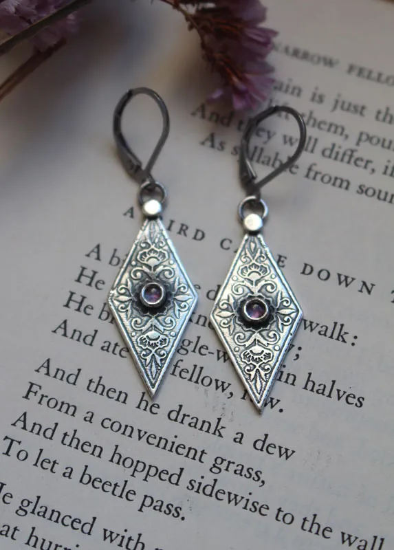 Belladona rosa antiguo, aretes renacentistas florales en plata y zircón
