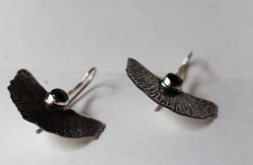 Biloba, ginkgo leaf earrings in silver and peridot