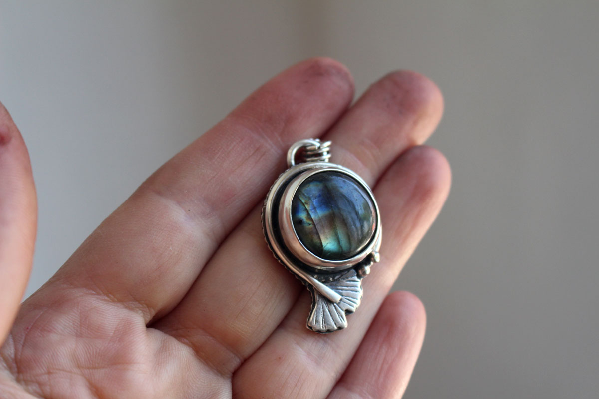 Blue ginkgo 2, sky leaf necklace in silver and labradorite
