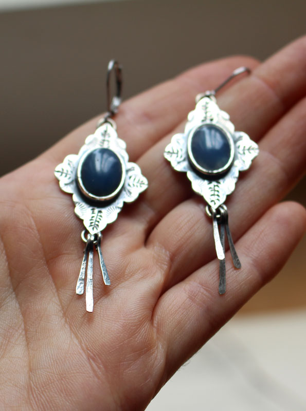 Bohemia, aretes orientales en plata y ágata azul
