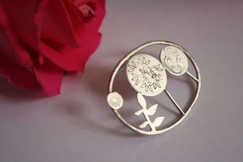 Bosque, broche árbol forestal en plata