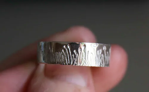 Briznas de hierba salvaje, anillo El Mago de Oz en plata