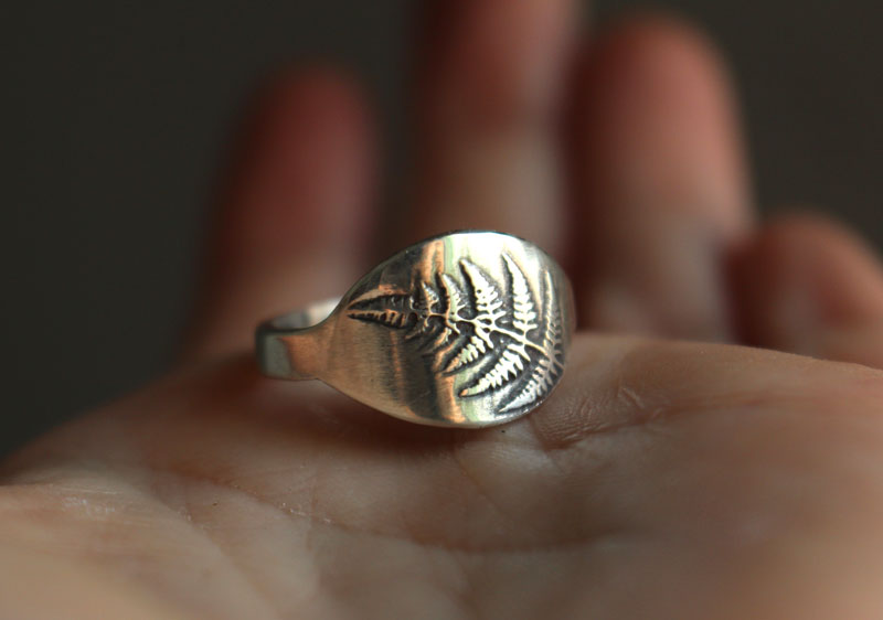 Brote de helecho, anillo naturaleza en plata