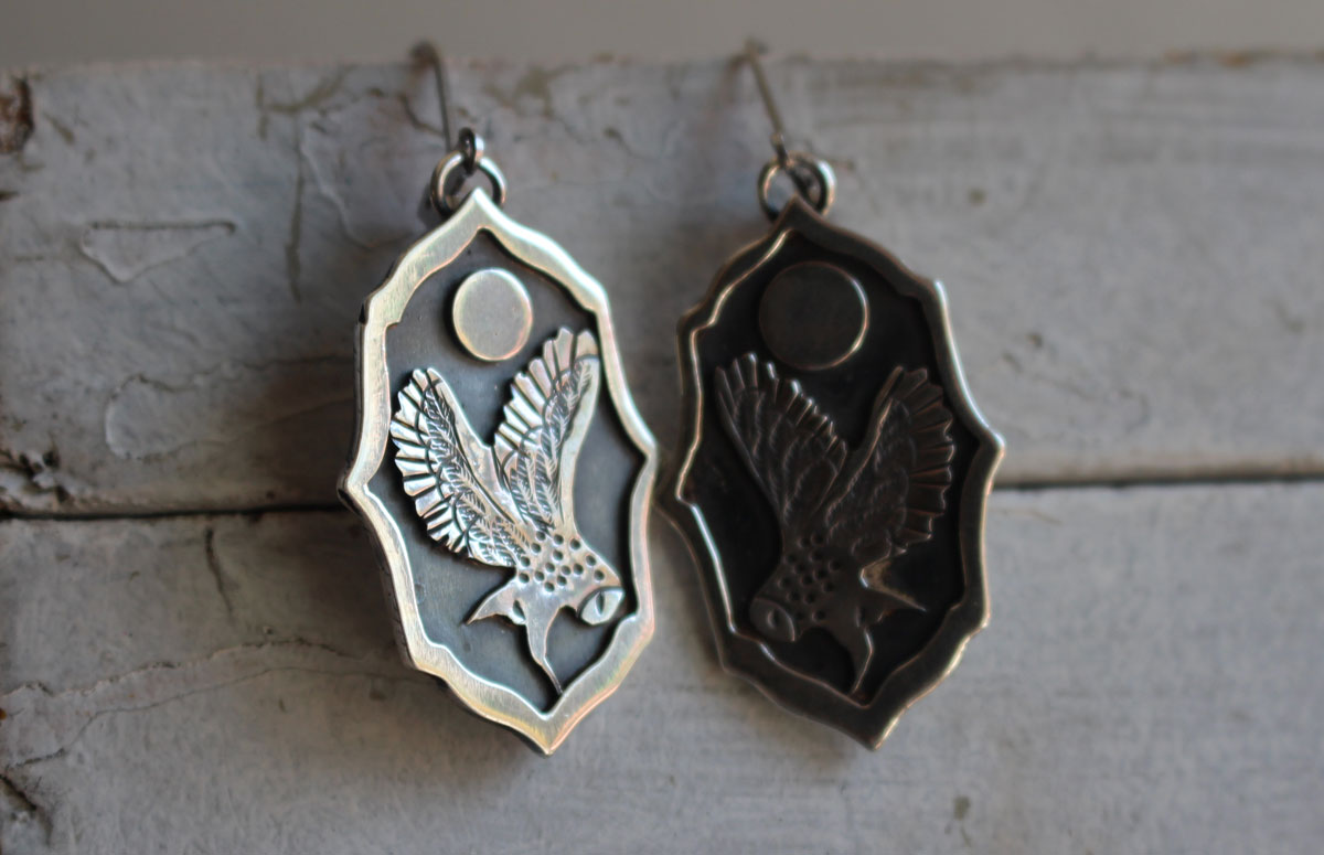Búho bajo la luna, aretes vigilante de la noche en plata