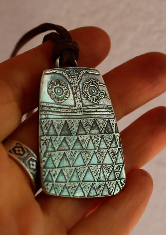 Búho neolítico, collar ave de la Edad del Cobre en plata