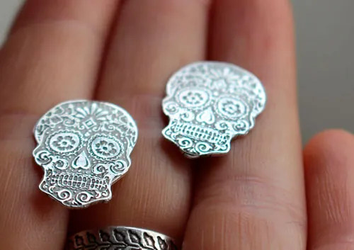 Calaca, aretes calavera mexicana en plata