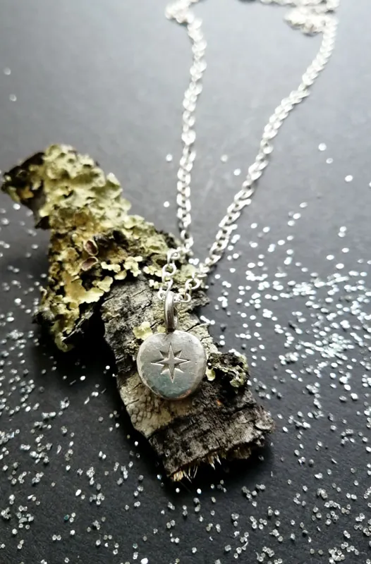 Camino, collar rosa de los vientos en plata