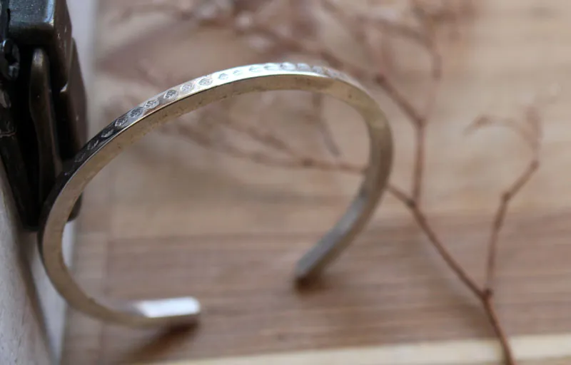 Camino de hojas, pulsera paseo bucólico en plata