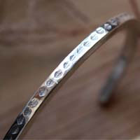 Camino de hojas, pulsera paseo bucólico en plata