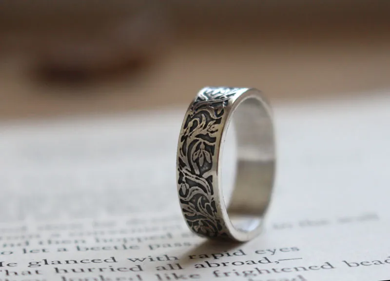 Campanilla de invierno, anillo flor en plata