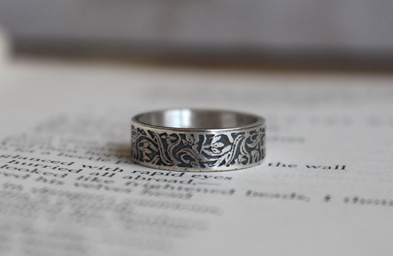 Campanilla de invierno, anillo flor en plata