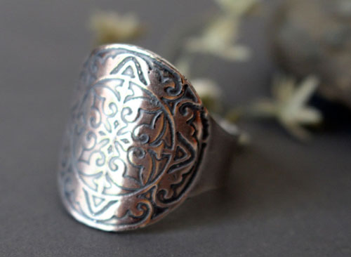 Cassius, medieval shield signet ring in silver