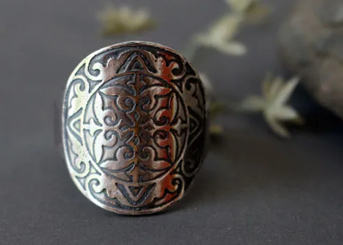 Cassius, anillo sello escudo medieval en plata