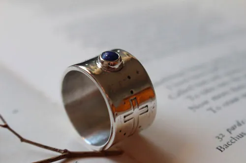 Certidumbre, anillo de fe en plata y lapislázuli