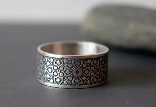 Clave de bóveda, anillo gótico medieval en plata