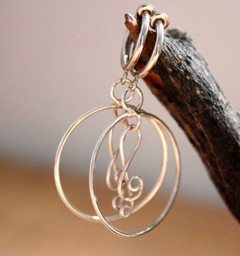 Clave de sol, aretes nota musical en plata