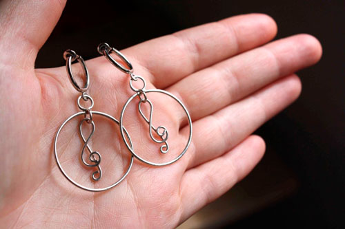 Clave de sol, aretes nota musical en plata