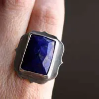 Cleopatra, anillo egipcio de plata y lapislázuli