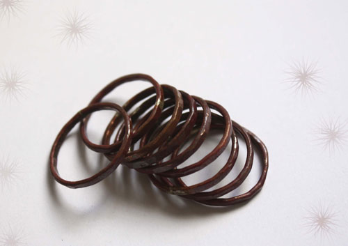 Cobre fuego, anillo apilable en cobre martillado rústico