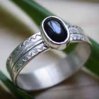 Colombina, anillo de amor del lenguaje de las flores en plata y ónix