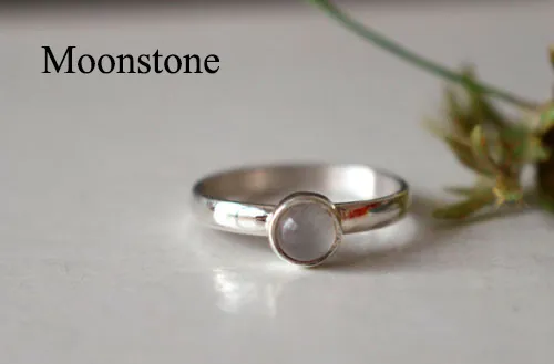Constance, anillo con piedra de nacimiento en plata, granate, amatista, aguamarina, piedra de luna, ónix, alejandrita, rubí, peridoto, zafiro, ópalo, citrino o turquesa