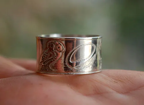 Convicción, anillo símbolos personales en plata