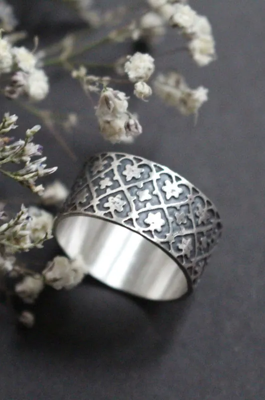 Corona de hiedra, anillo medieval fuerza de los lazos en plata