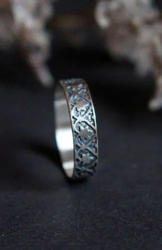 Correhuela, anillo botánico medieval en plata