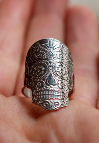 Cráneo mexicano, anillo calavera floral de México en plata