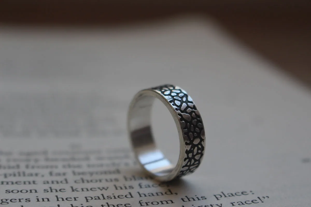 Craquelado, anillo flujo de lava en plata