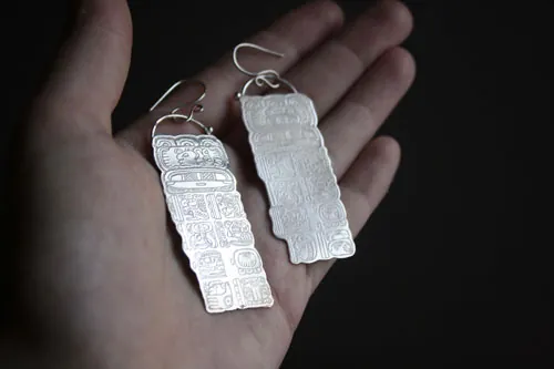 Cuenta larga maya, aretes del calendario maya en plata