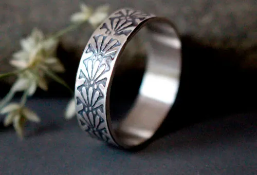 Dalia, anillo flor en plata