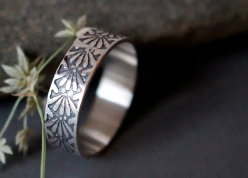 Dalia, anillo flor en plata