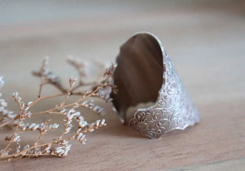 Dandy, anillo elegancia barroca en plata