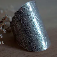 Dandy, anillo elegancia barroca en plata
