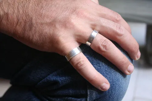 Darwin, anillo teoría de la evolución en plata
