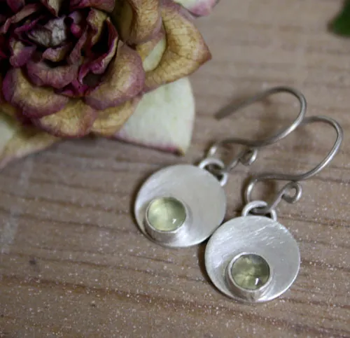 Daura, aretes redondos en plata con piedra de nacimiento personalizable (granate, amatista, aguamarina, piedra de luna, ónix, alejandrita, rubí, peridoto, zafiro, ópalo, citrino, turquesa)
