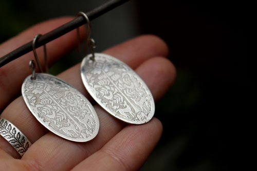 Deer in the early morning, Mexican Otomi bestiary earrings in silver