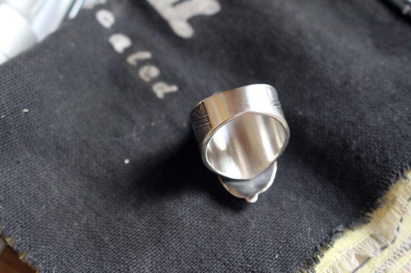 Dejarse llevar, anillo barco de origami en plata y turquesa de Nevada