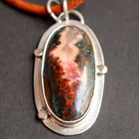 Desde lo más profundo de la tierra, collar volcán en plata y ágata Seam