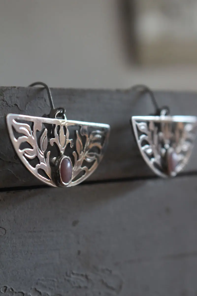Despertar del loto, aretes flor acuática en plata y ópalo